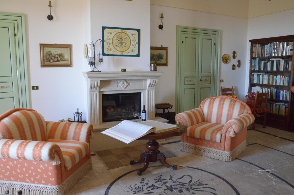 Casina Di Grotta Di Ferro Guest House Santa Croce Camerina Exterior photo