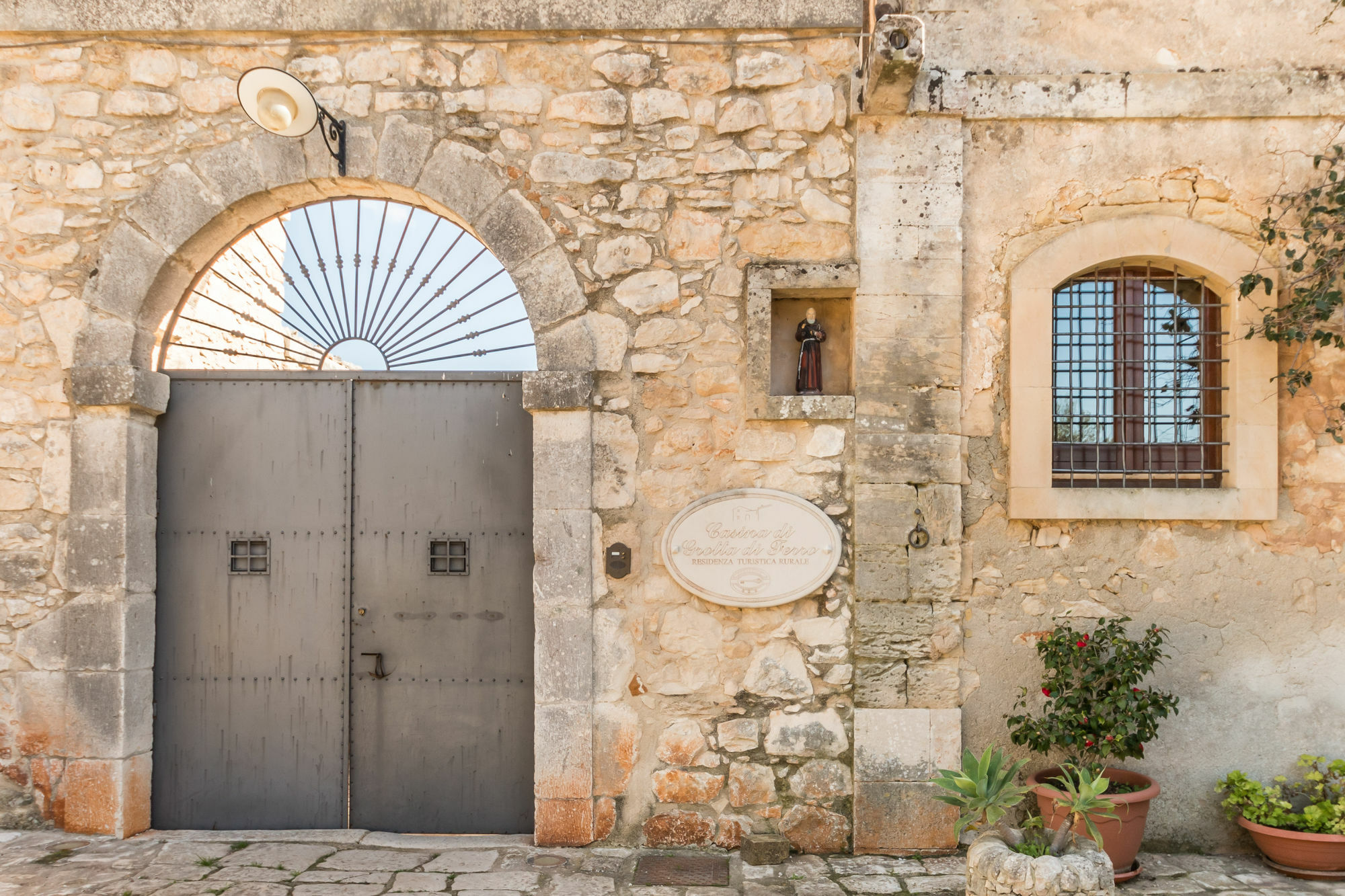 Casina Di Grotta Di Ferro Guest House Santa Croce Camerina Exterior photo